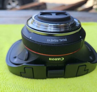Canon RF 5.2mm f/2.8 L Dual Fisheye - 6