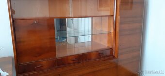 Darujem starší gauč a nábytok - 6