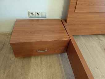 Predám kvalitnú spálňu - 6