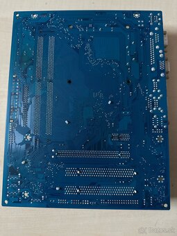 Gigabyte GA-945GCM-S2L - 6