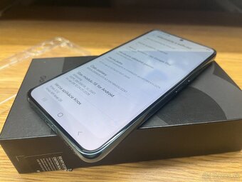 Samsung Galaxy S22 128GB - 6