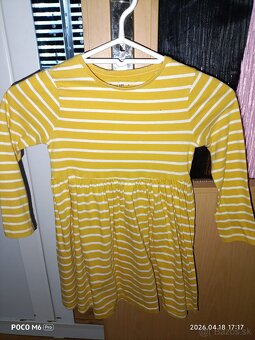 Šaty 122/128 a sukničky 116/122 - 6