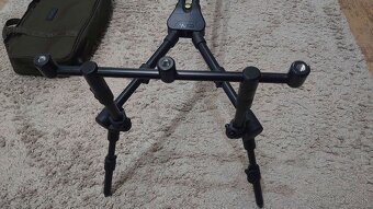 rod pod AVID CARP, stojan na udice - 6