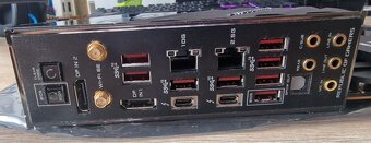asus rog crosshair VIII EXTREME x570 + ryzen 7 5700g - 6