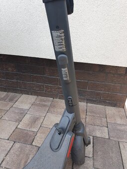Elektrická kolobežka Ninebot by Segway KickScooter ES2 - 6