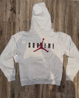 Supreme x Jordan suprava - 6