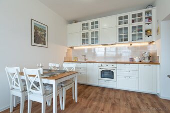 NA PREDAJ 3 IZBOVÝ BYT S TERASOU V IKONICKEJ NOVOSTAVBE | RE - 6