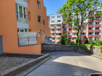 TOP PRIESTRANNÁ GARÁŽ NA MAJERNÍKOVEJ - 6