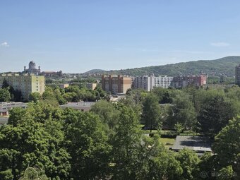 Veľký 3 - izbový byt po rekonštrukcii s pekným výhľadom. - 6