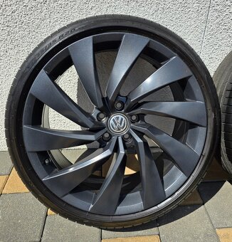 Letné 5x112 VW Rosario Pirelli P Zero 245/35 R20 DOT1823 - 6