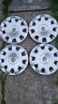 Puklice r16 a r15 original SKODA. - 6