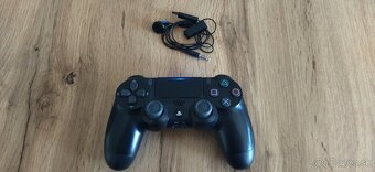 PS4 Pro 1T + Thrustmaster T80 Ferrari Edition - 6