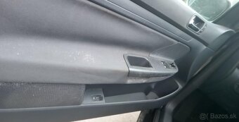 VOLKSWAGEN GOLF V 1,4I 66KW - 6