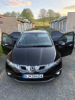 Predám hondu civic 1.8 vtec 8g 2009 - 6