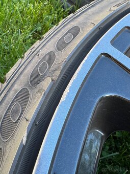 225/35 R19 - 6