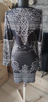 úžasne dámske šaty S - 6