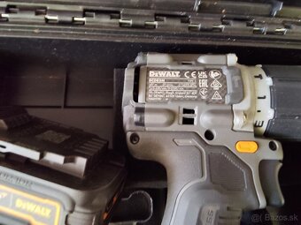 Predám uťahovačku Dewalt DCD85ME2GT - 6