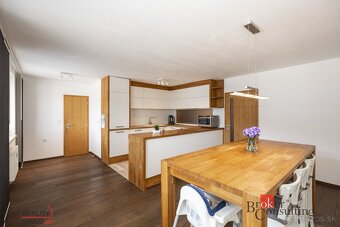 Útulný 5 izbový byt na predaj Banská Bystrica, do centra 5 m - 6