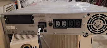 UPS SMART Zalozny zdroj APC - 6