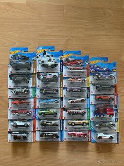 Hot wheels autíčka Mix - 6