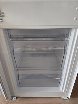 Predám vstavanú chladničku IKEA RAKALL - 6