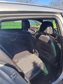 Predám opel Insignia Tour 1,8 103kw benzín opc rv2010 - 6