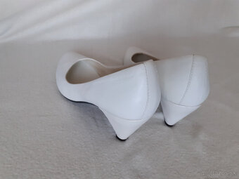 Dámske biele kožené nové lodičky Vagabond č.41 - 6