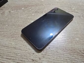 Samsung S23 256gb plnefunkcny ale displej ma vela skrabancov - 6