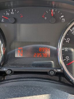 Peugeot 3008 1,6 HDi - 6