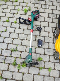 kosacka Riwall Pro REM 3310i + strunova kosacka Parkside AKU - 6