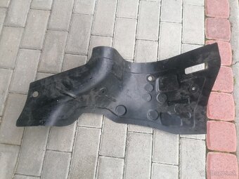 Stĺpik stredový Fabia1, ľavý - 6