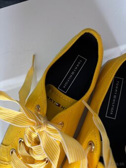 Predám plátené tenisky Tommy Hilfiger - 6