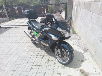 Kawasaki ZZR1200 - 6