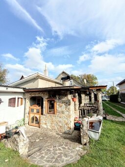 Štýlový dom v obci s výbornou občianskou vybavenosťou - 6