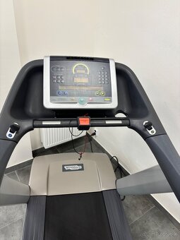 Technogym excite 700 led displej - 6