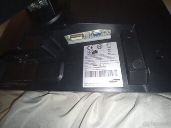 LCD Samsung 19,5 palcov Syncmaster 940 bw - 6 eur - 6