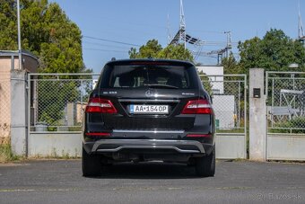 Mercedes-Benz ML350 BLUETEC 4MATIC - 6