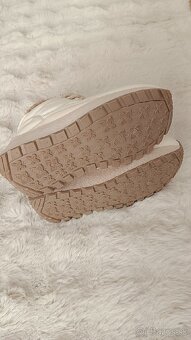 Nové dámske zateplené tenisky platforma krémové veľkosť 37 - 6