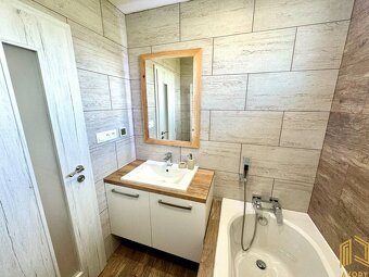 REZERVOVANÝ/ 4 - IZB. NOVOSTAVBA , POZEMOK 732m2, DOJČ - 6