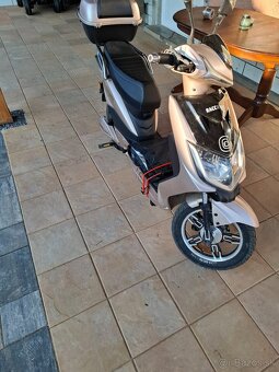 E moped - 6