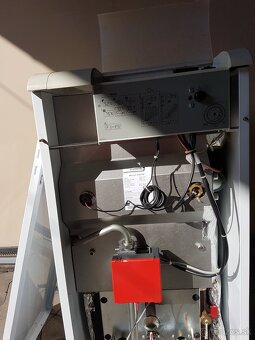 Predám zánovný stacionárny plynový kotol Protherm 30klom - 6
