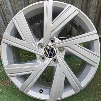 Atraktívne, originálne disky VW "Bergamo" - 5x112 r18 - 6