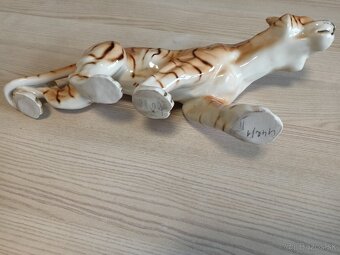 Krásná porcelánová soška tygra Royal Dux - 6