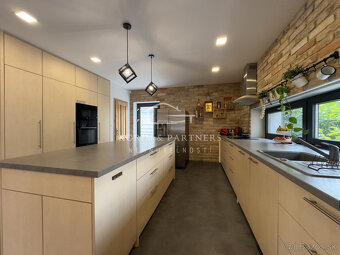 REZERVOVANÉ - Originálny rodinný dom na Leteckom poli,  Komá - 6