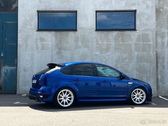 Ford Focus ST 2.5 - 6
