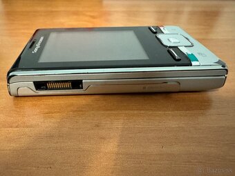 Sony Ericsson T715 - 6
