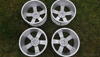 Elektróny Audi 5x112 R18 66,6mm - 6