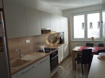 NA PREDAJ: Priestranný 3-izbový byt s balkónom – BARDEJOV - 6