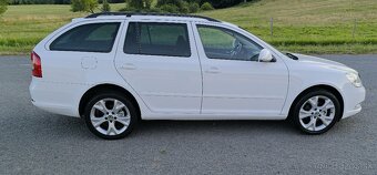 ŠKODA OCTAVIA COMBI 2.0 TDi 103KW CR FAMILY XENON NAVI ŤAŽNÉ - 6