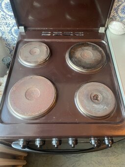 Celoelektricky sporák - 6